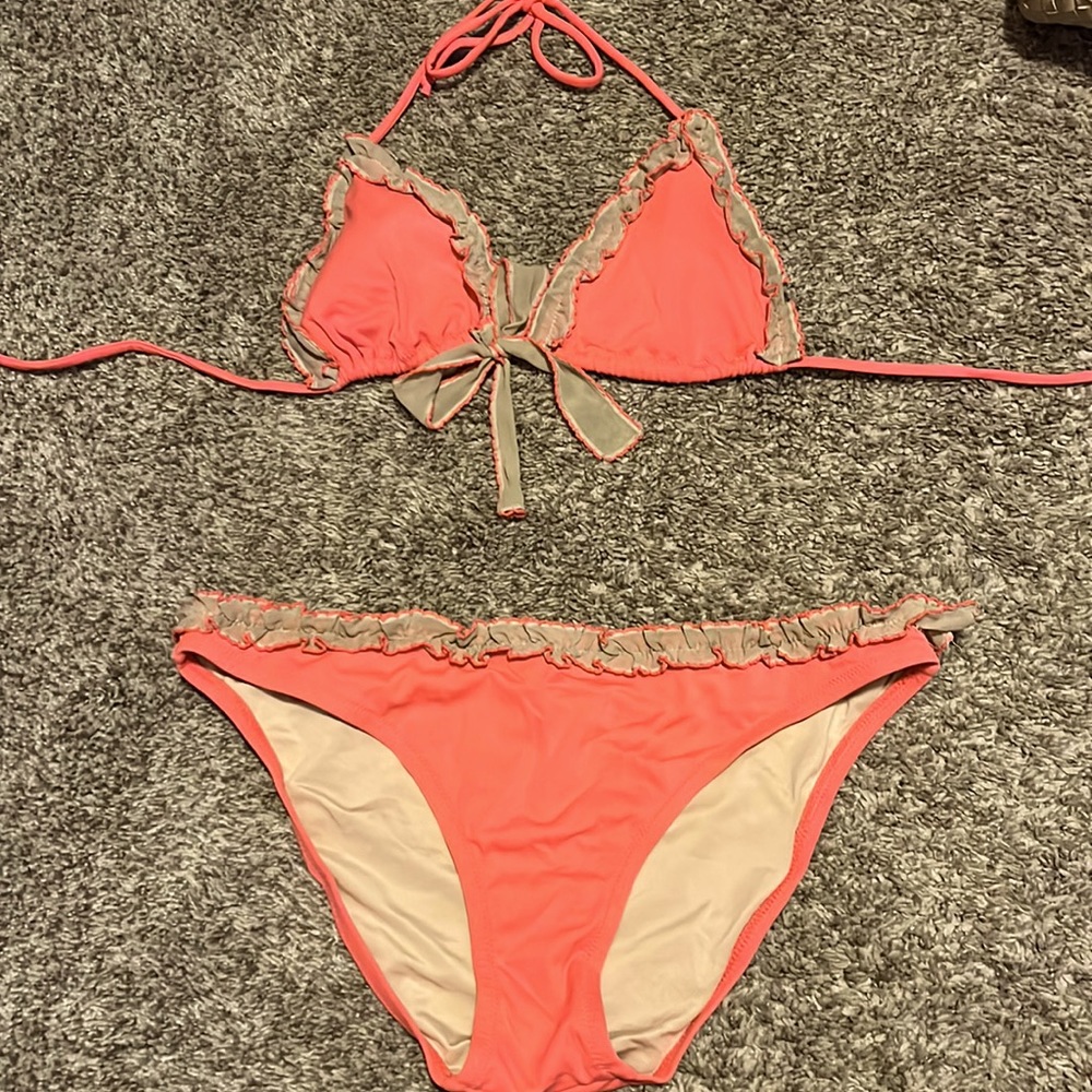 Victoria’s Secret bikini. Small tip, medium bottoms